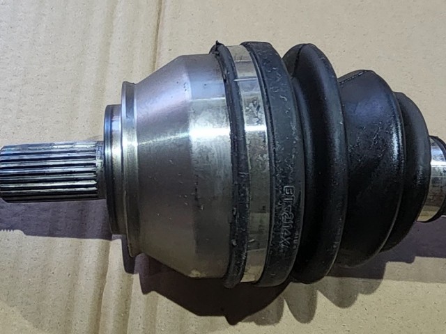 Alfa Romeo 156 2,4 20v Mjet utángyártott új, jobb oldali féltengely