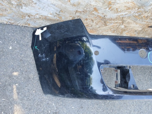 168574 Alfa Romeo 159 első parkszenzoros , fényszórómosó helyes lökhárító, a képen látható sérüléssel