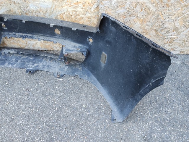 168574 Alfa Romeo 159 első parkszenzoros , fényszórómosó helyes lökhárító, a képen látható sérüléssel