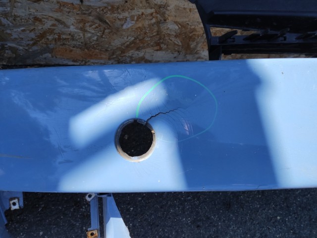 168576 Alfa Romeo 159 első lökhárító, alap kivitel ( nem mosós, nem Pdc-s) a képen látható sérüléssel