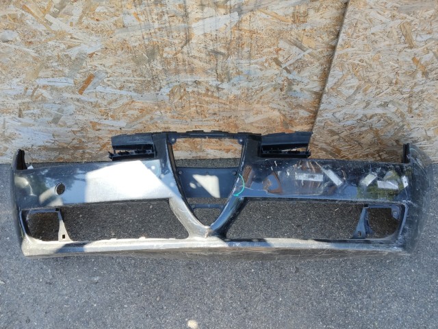 153792 Alfa Romeo 159 fényszórómosó helyes első lökhárító, a képen látható sérüléssel