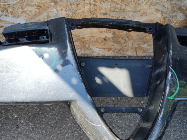 153792 Alfa Romeo 159 fényszórómosó helyes első lökhárító, a képen látható sérüléssel