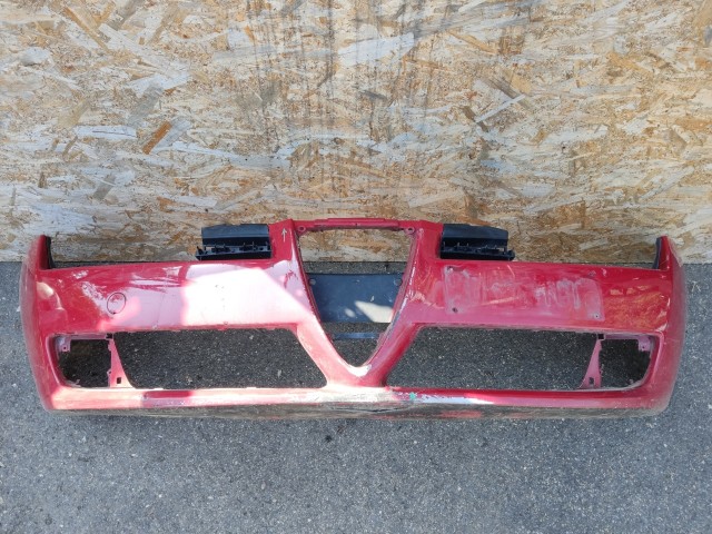 168645 Alfa Romeo 159 fényszórómosó helyes első lökhárító, a képen látható sérüléssel