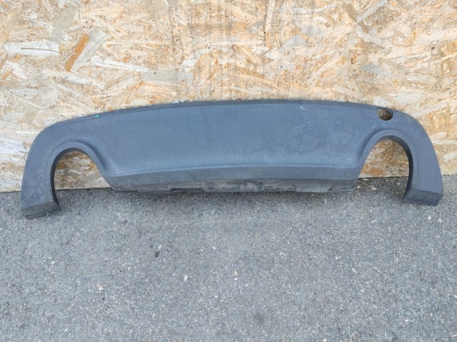 168668 Alfa Romeo Giulietta hátsó lökhárító alsó rész, 2 kipufogós, a képen látható sérüléssel 156085881