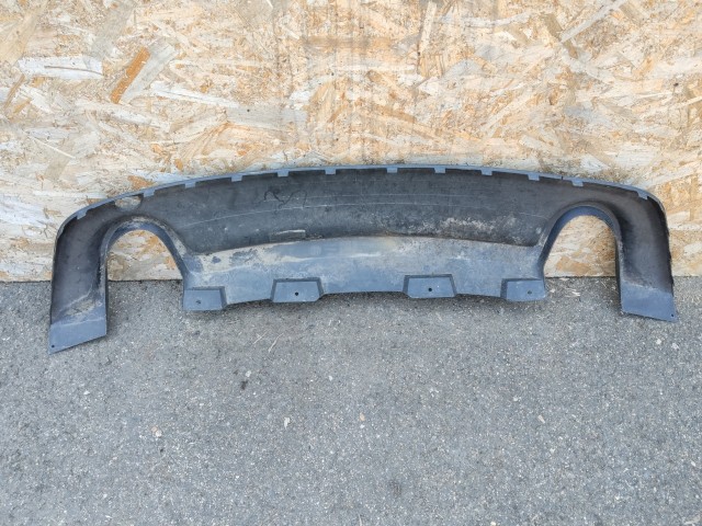 168668 Alfa Romeo Giulietta hátsó lökhárító alsó rész, 2 kipufogós, a képen látható sérüléssel 156085881