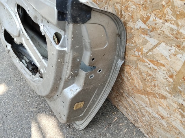 168709 Fiat Barchetta 1995-2004 ezüst színű jobb oldali ajtó, a képen látható sérüléssel
