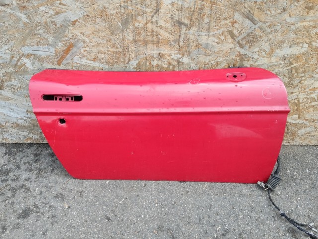 168710 Fiat Barchetta 1995-2004 piros színű jobb oldali ajtó, a képen látható sérüléssel