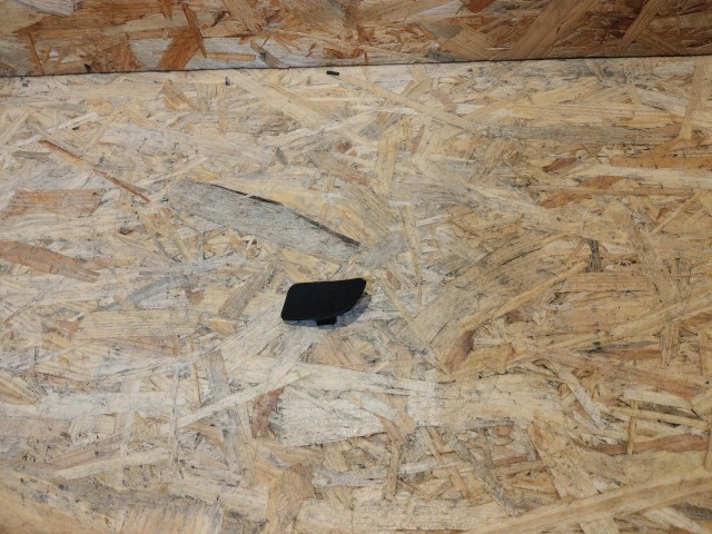 Alfa Romeo Giulietta gyári új, jobb hátsó belső kilincs csavar takaró kupak 