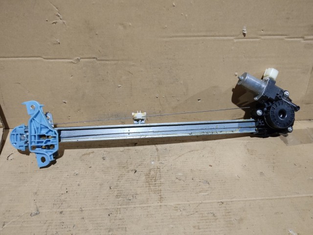 Suzuki Swift 2017-2024 bal első elektromos ablakemelő