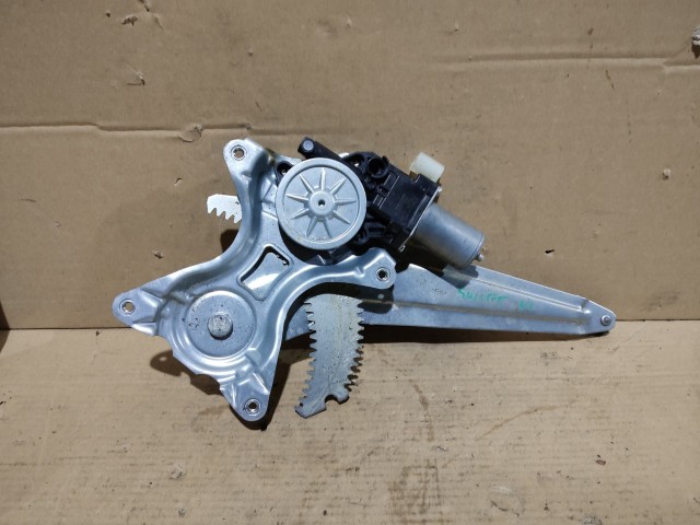 Suzuki Swift 2017-2024 bal hátsó elektromos ablakemelő