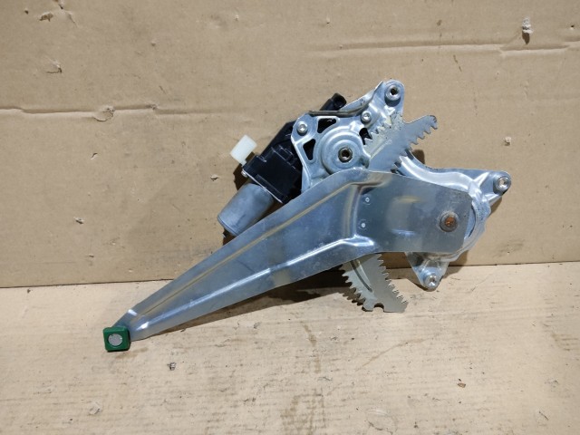 Suzuki Swift 2017-2024 bal hátsó elektromos ablakemelő