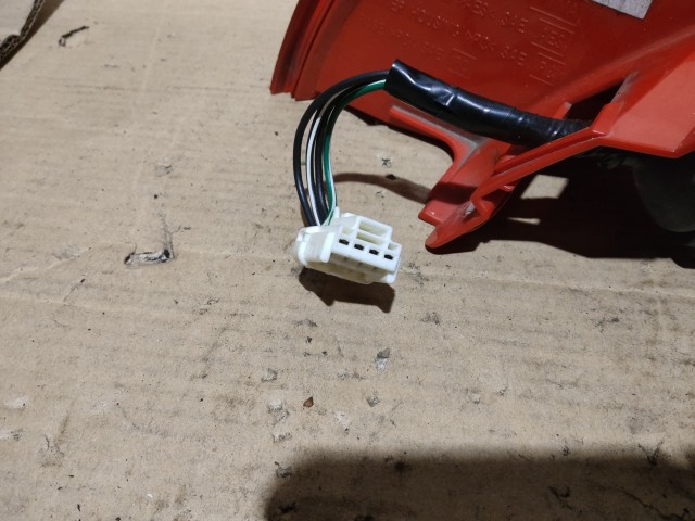 163421 Infiniti FX 2003-2008 Bal hátsó külső Lámpa