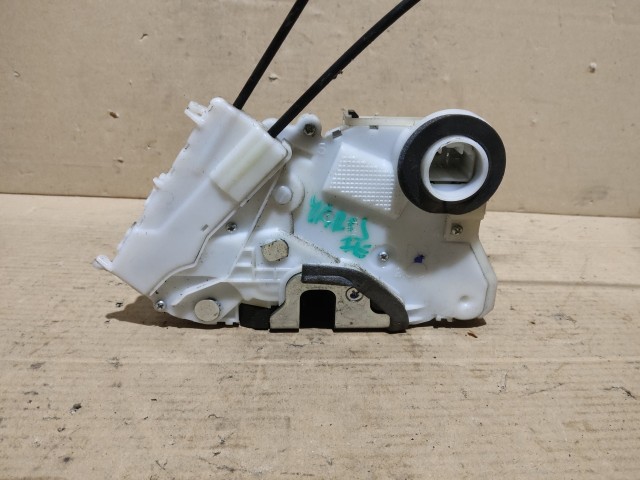 Toyota Yaris 2006-2011 jobb első ajtó zár