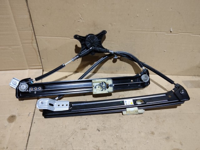 Skoda Karoq 2018 jobb első ablakemelő mechanika 575837462A