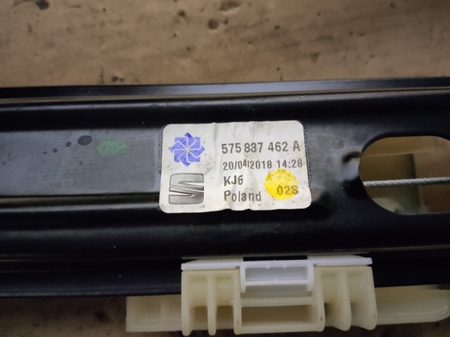 Skoda Karoq 2018 jobb első ablakemelő mechanika 575837462A