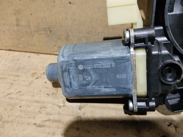 Skoda Karoq 2018 Jobb első  ablakemelő motor 5Q0.959.802B