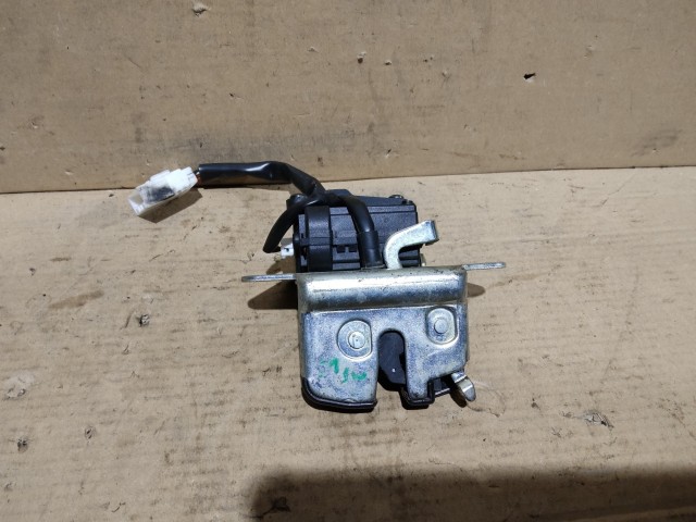 Alfa Romeo 159 2005-2011 kombi csomagtérajtó zár 