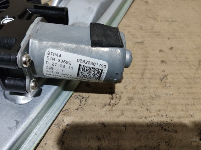 Fiat Tipo 2015- bal hátsó elektromos ablakemelő 52050179