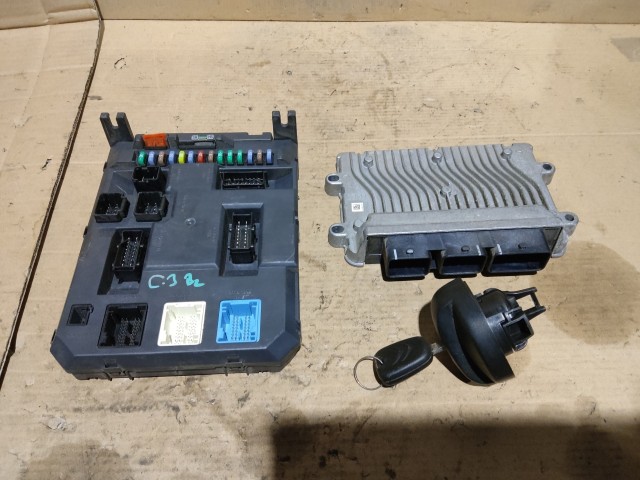 Citroen C3 2002-2010 Motorvezérlő Használt 9666952080 Valeo 2090074384 