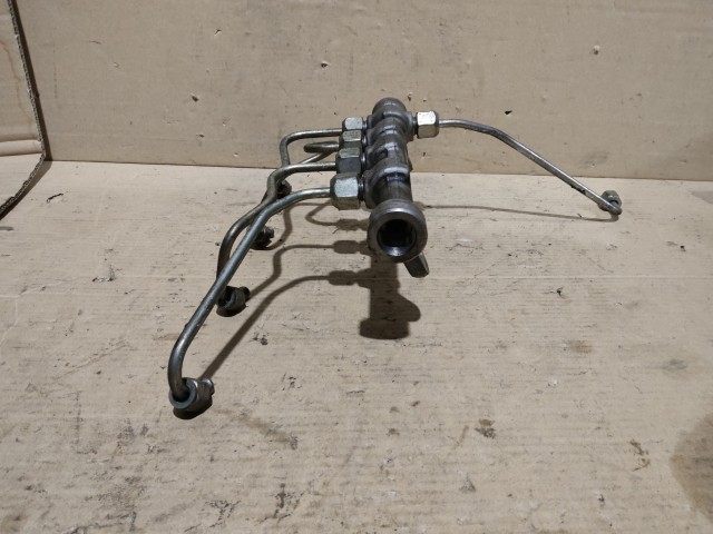Alfa Romeo 147, 159, Gt, Fiat Croma, Bravo, Stilo 1,9 16v Diesel Rail cső  0445214200 ,  55216420 