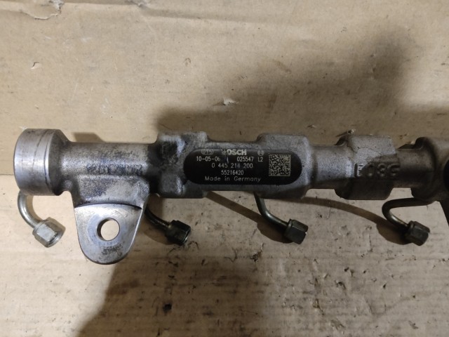 Alfa Romeo 147, 159, Gt, Fiat Croma, Bravo, Stilo 1,9 16v Diesel Rail cső  0445214200 ,  55216420 