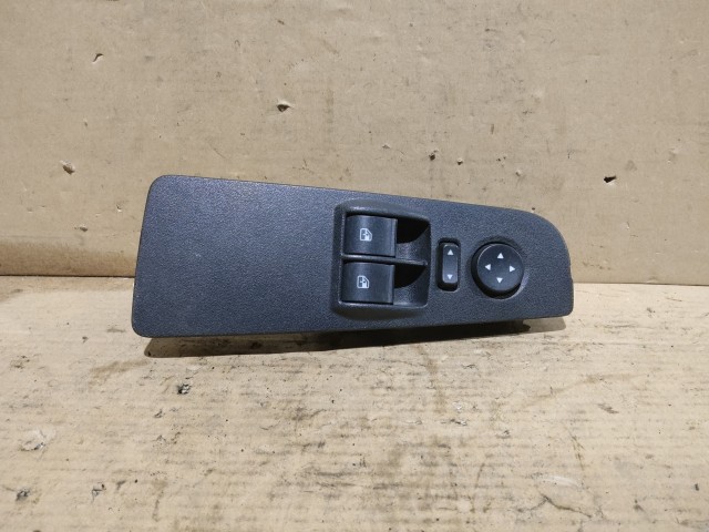 Fiat Bravo 2007-2014 2007-2014 Ablakemelő kapcsoló  Használt bal első