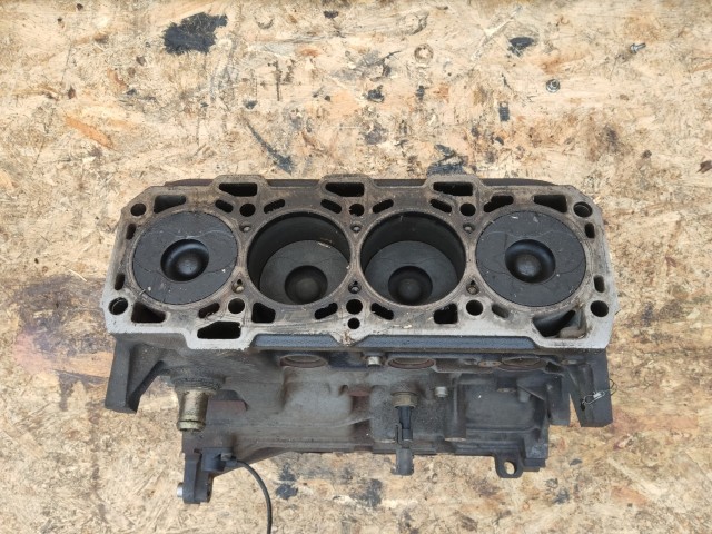 Alfa Romeo 147 1,9 8v Diesel motor, motoralkatrészek 937A2000