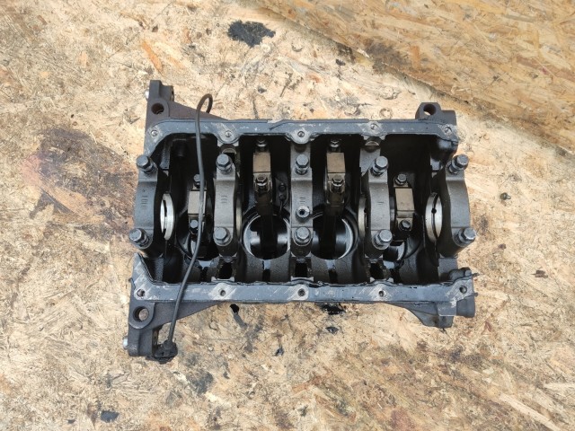 Alfa Romeo 147 1,9 8v Diesel motor, motoralkatrészek 937A2000