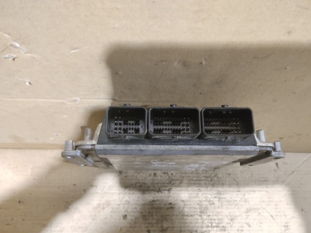 Renault Master II. , Opel Movano A, Nissan Interstar 2,2 Diesel motorvezérlő  Bosch 0281011106 , HOM8200091428