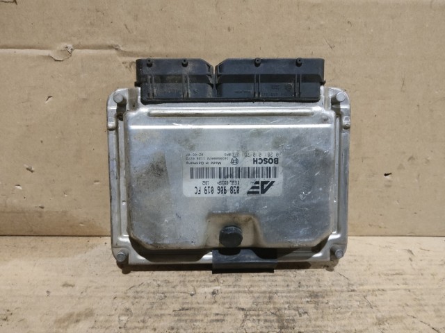 Volkswagen Passat B5.5 1,9 Diesel motorvezérlő Bosch 0281010751 