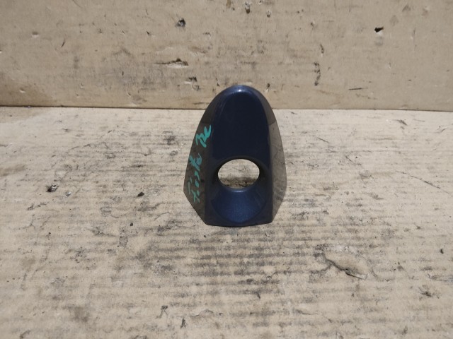 Ford Fiesta 2008-2017 Zárbetét kupak Használt bal első