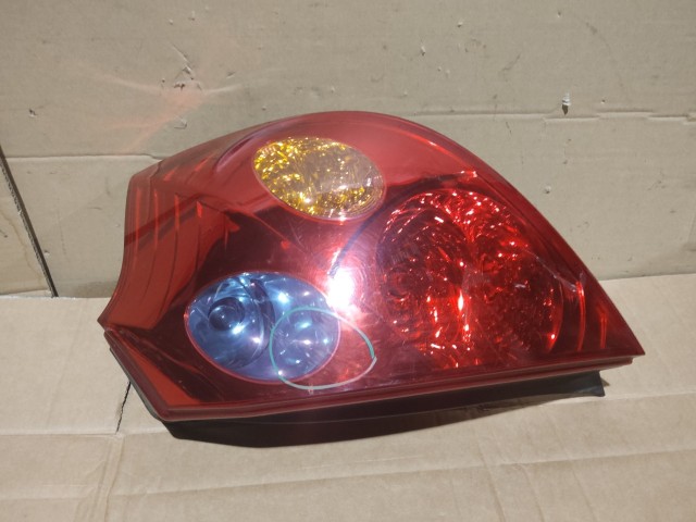 170001 Kia Ceed I. 2006-2009 bal hátsó lámpa, képen látható sérüléssel