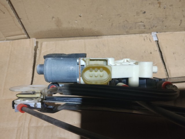 Ford Galaxy 2005-2015 bal hátsó elektromos ablakemelő 6M21U27001