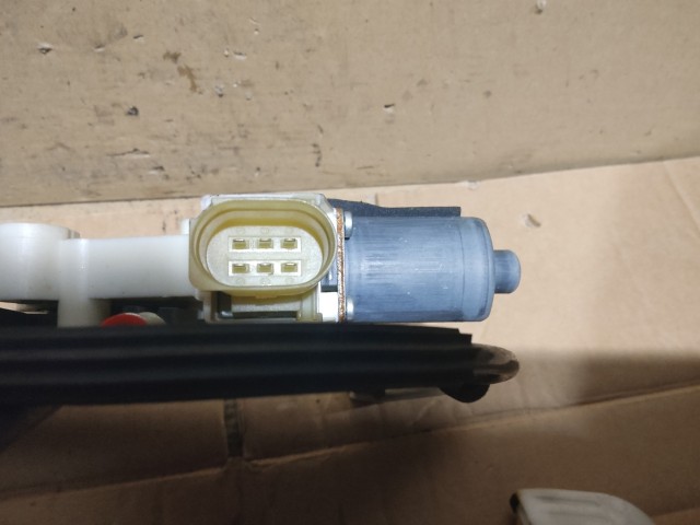 Ford Galaxy 2005-2015 jobb hátsó elektromos  ablakemelő 6M21U27000