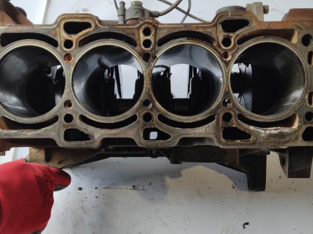 170110 Alfa Romeo 147 2000-2010 1,6 16v 105 Le benzin motor, motoralkatrészek AR37203