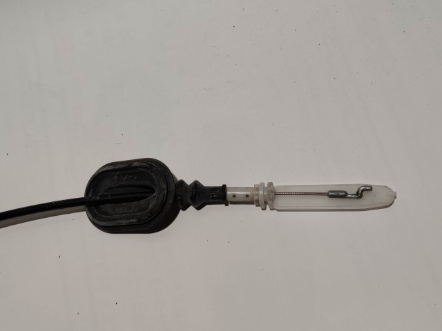 Ford Fiesta 2008-2017 jobb első zárbovden, a belsőkilincs és a zárszerkezet között 