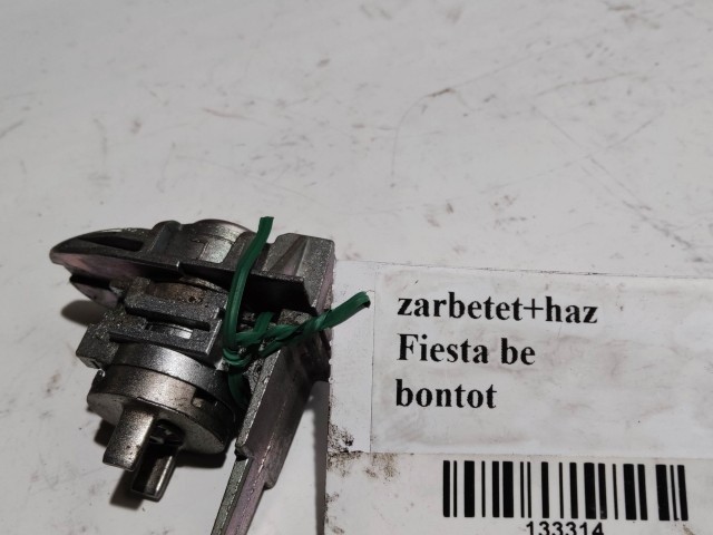 Ford Fiesta 2008-2017 Zárbetét Használt bal első 