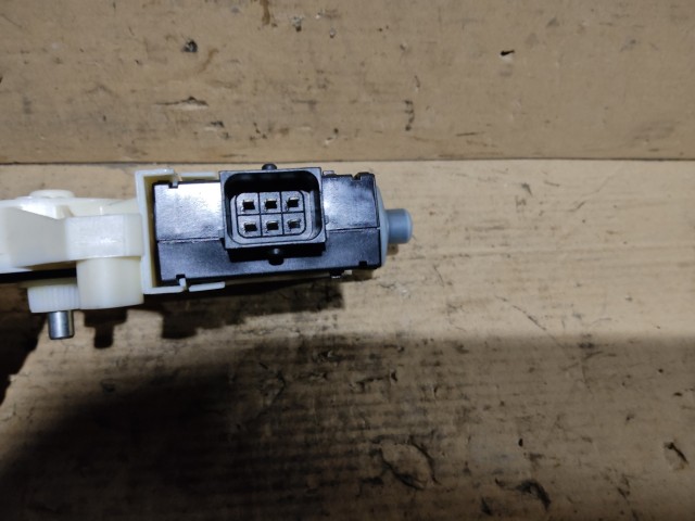 Alfa Romeo Giulia 2016-  Jobb első ablakemelő motor 71779152