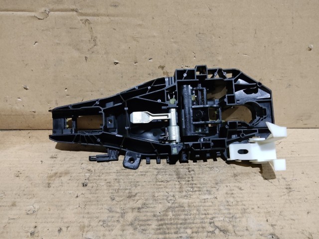 Alfa Romeo Giulia 2016-2022 jobb első külső kilincs, belső rész 50545346