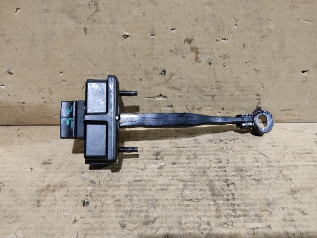 Alfa Romeo Giulia 2016- jobb első ajtóhatároló 50544690