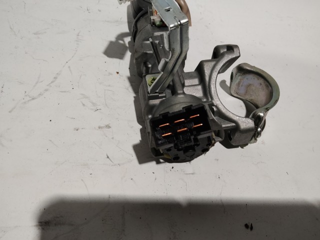 Hyundai I20 2008-2012 2008-2012 Gyújtáskapcsoló ház Használt