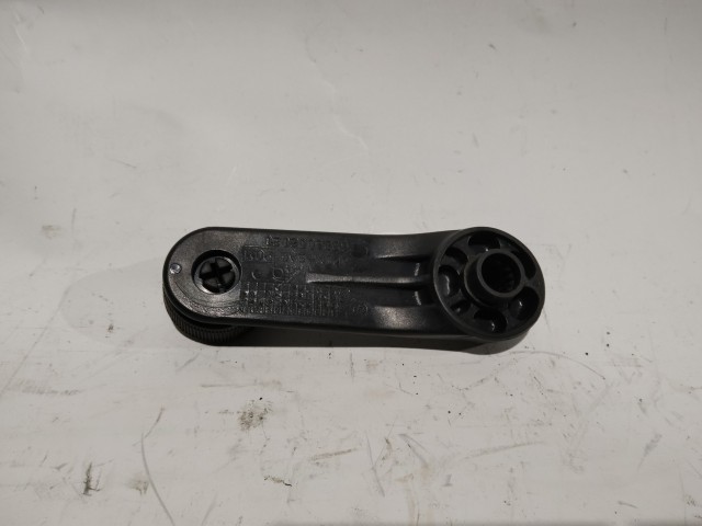 Toyota Yaris II. 2006-2011 2006-2011 Ablakemelő kar Használt