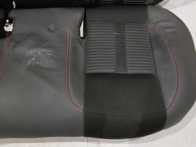 93170 Alfa Romeo Giulietta fekete félbőr ülésgarnitúra a képen látható állapotban