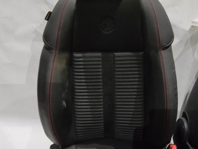 93170 Alfa Romeo Giulietta fekete félbőr ülésgarnitúra a képen látható állapotban