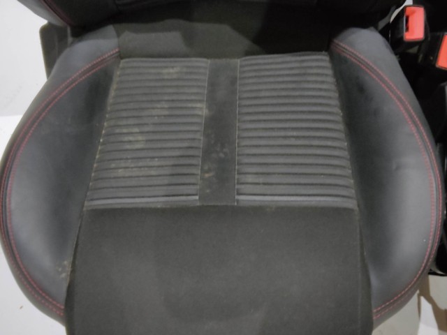 93170 Alfa Romeo Giulietta fekete félbőr ülésgarnitúra a képen látható állapotban