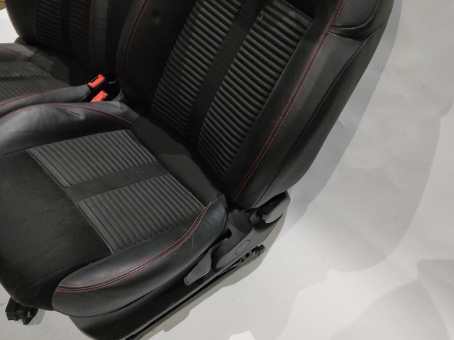 93170 Alfa Romeo Giulietta fekete félbőr ülésgarnitúra a képen látható állapotban