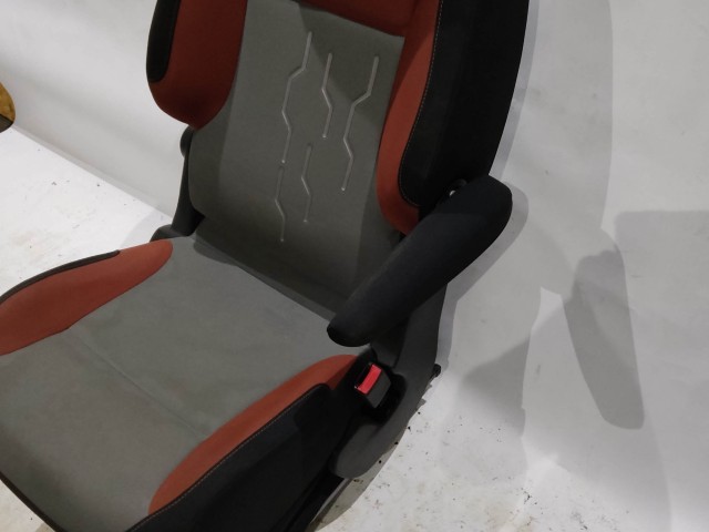 170608 Citroen Berlingo, Peugeot Partner 2008-2018 jobb első szövet ülés