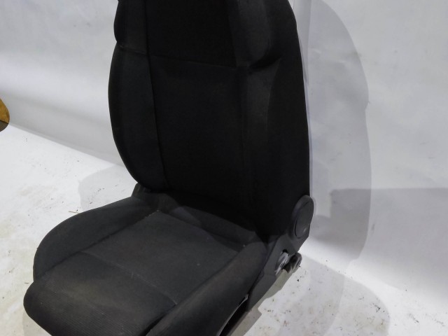 166406 Alfa Romeo Giulietta 2010-2020 jobb első szövet ülés, fejtámla ÉS légzsák nélküli!!!!