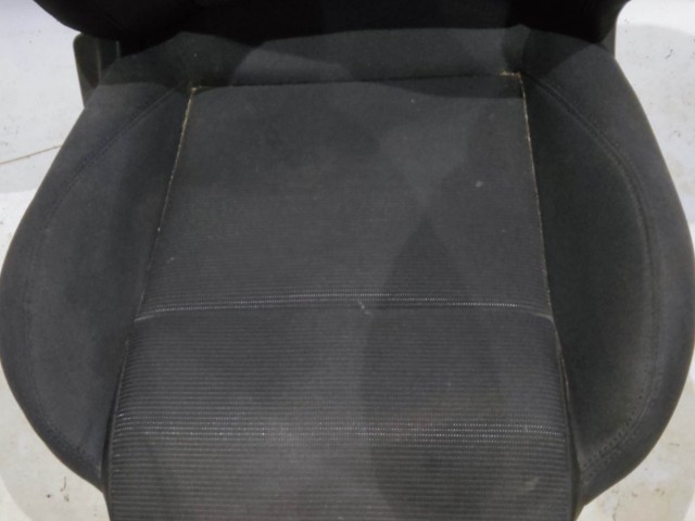 166406 Alfa Romeo Giulietta 2010-2020 jobb első szövet ülés, fejtámla ÉS légzsák nélküli!!!!