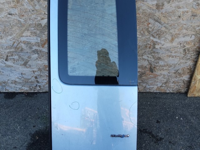 172857 Fiat Doblo 2000-2009 jobb hátsó üveges raktérajtó, a képen látható sérüléssel